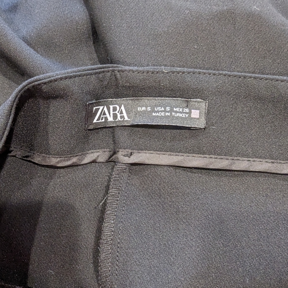Zara pleated black dressy shorts with gold buttons size small - Picture 6 of 6